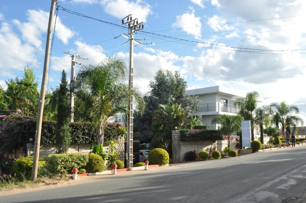 Hotel Sky Blue Mada Alasora Kültér fotó