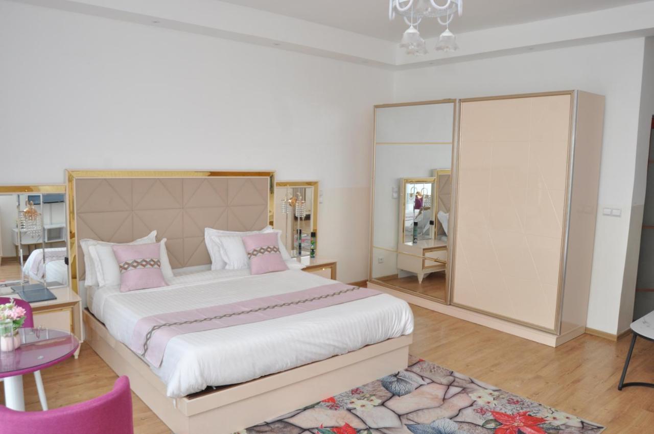 Hotel Sky Blue Mada Alasora Kültér fotó