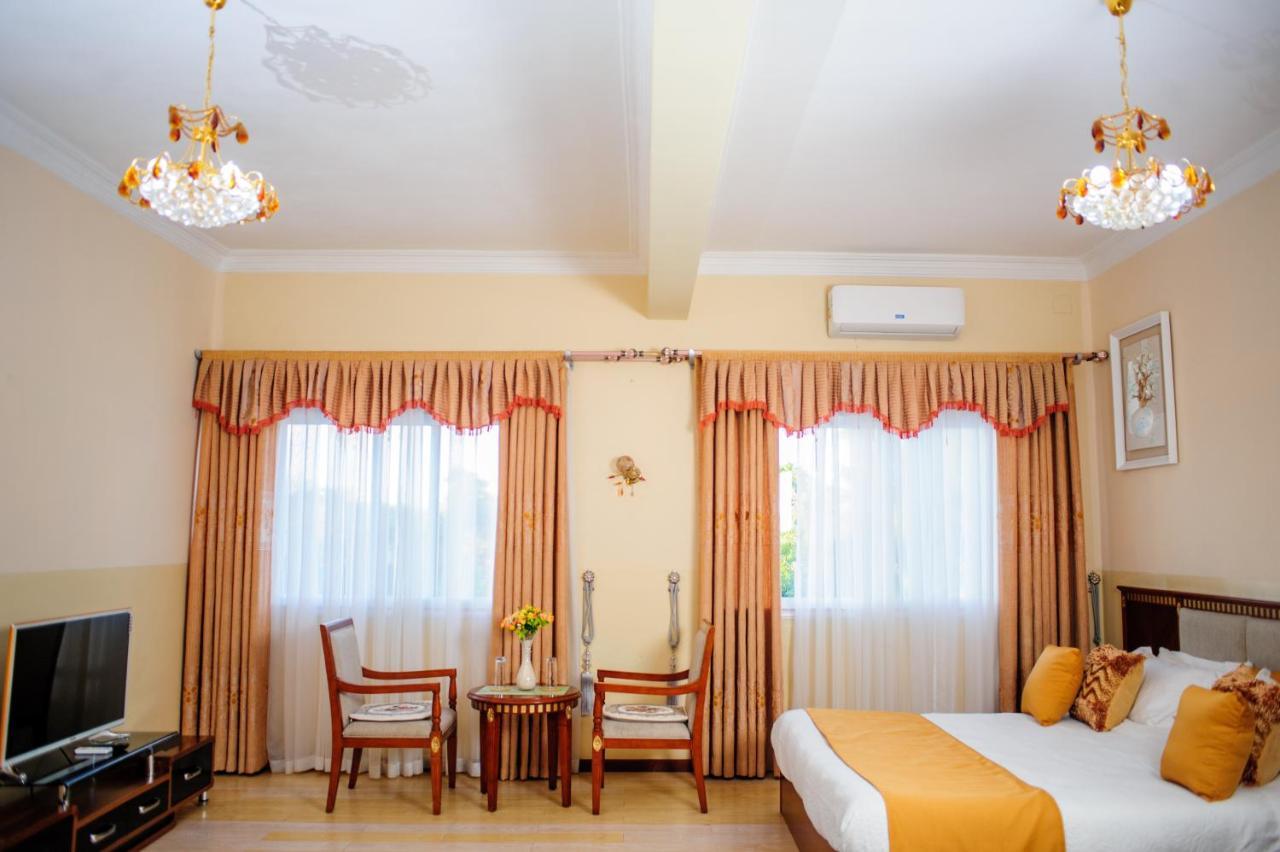 Hotel Sky Blue Mada Alasora Kültér fotó