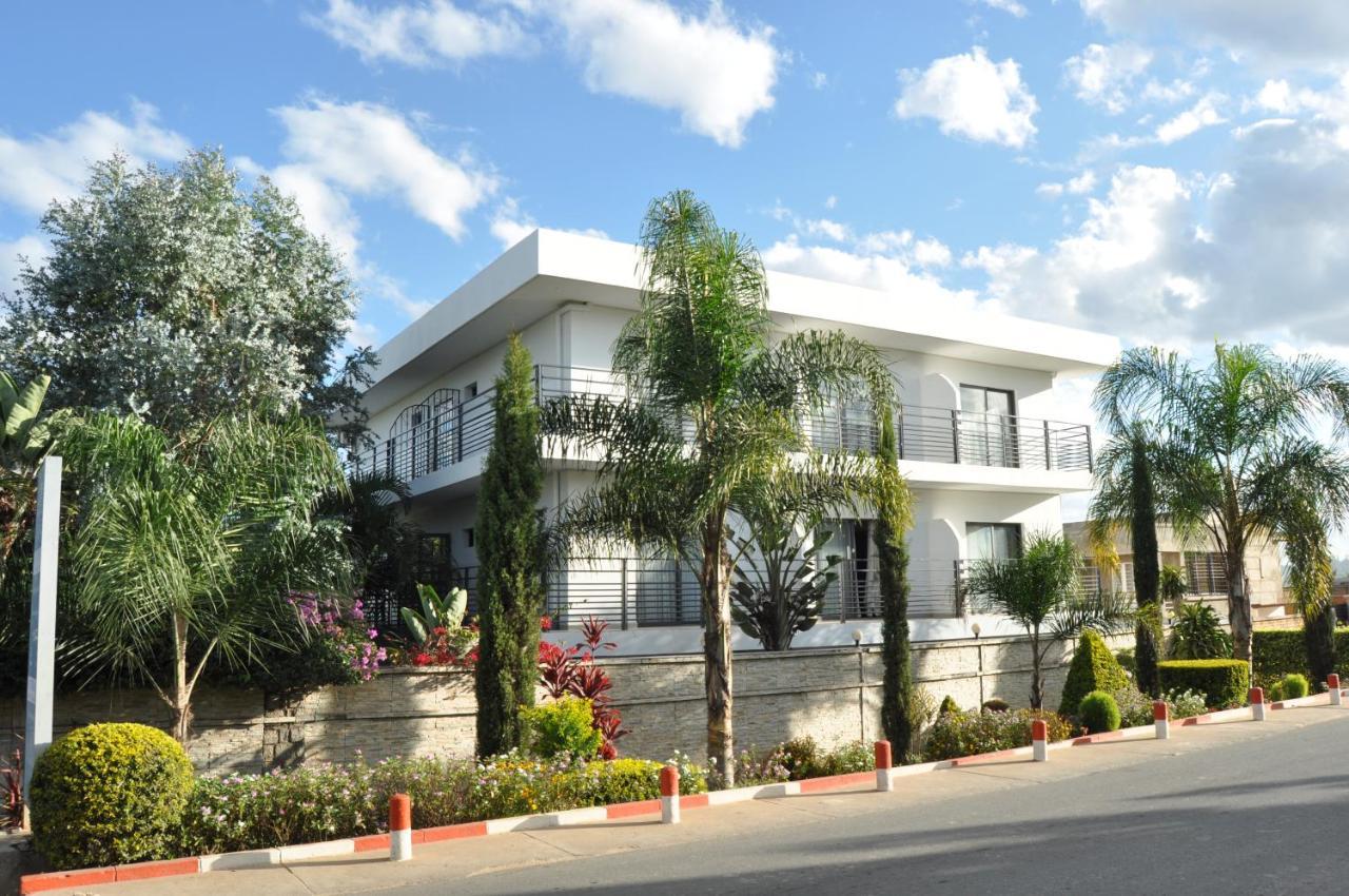 Hotel Sky Blue Mada Alasora Kültér fotó