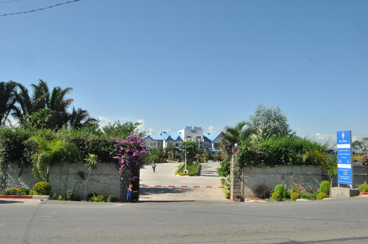 Hotel Sky Blue Mada Alasora Kültér fotó