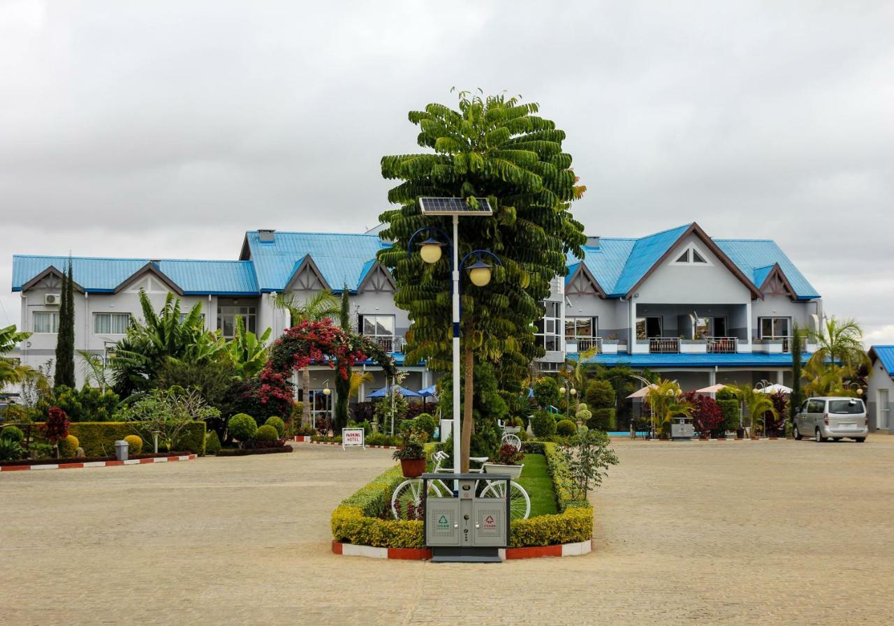 Hotel Sky Blue Mada Alasora Kültér fotó