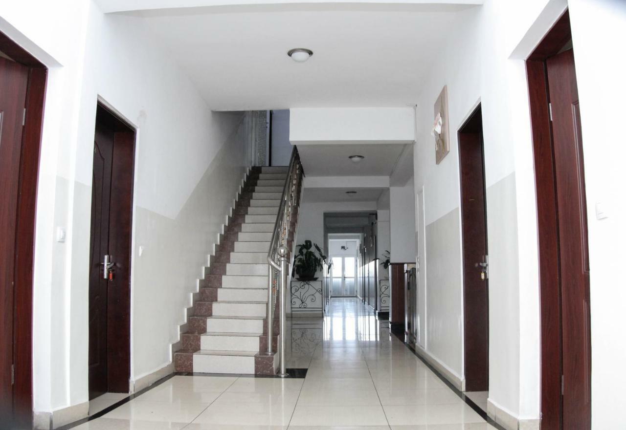 Hotel Sky Blue Mada Alasora Kültér fotó
